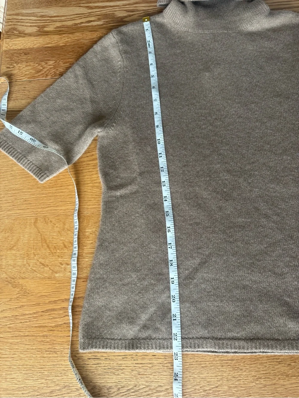 H&M Classic Cashmere Turtleneck Short-Sleeve Sweater in Beige Soft Luxe NWT - Picture 11 of 11